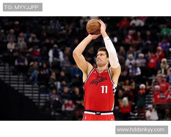 布鲁克洛佩斯的篮球之路与成就解析：从新秀到全明星的蜕变之旅